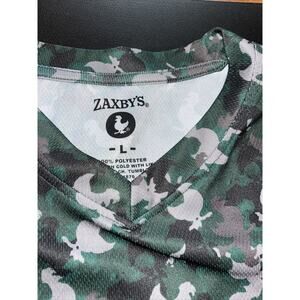 Zaxby's Chicken Camouflage Camo Employee T-Shirt It Ain't‎ Over Men’s Large
